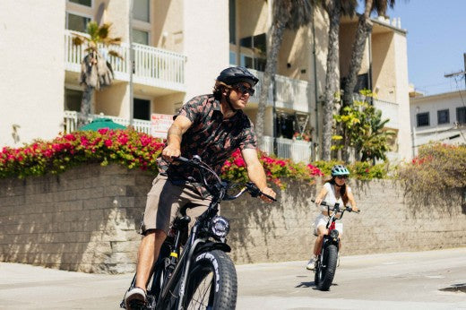 E-Bike vs. E-Scooter: Find the Perfect Ride for Your Commute